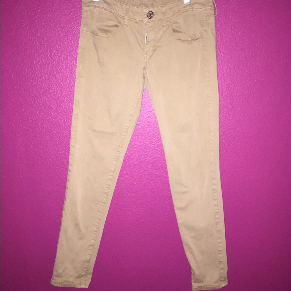American Eagle khaki skinny jeans!